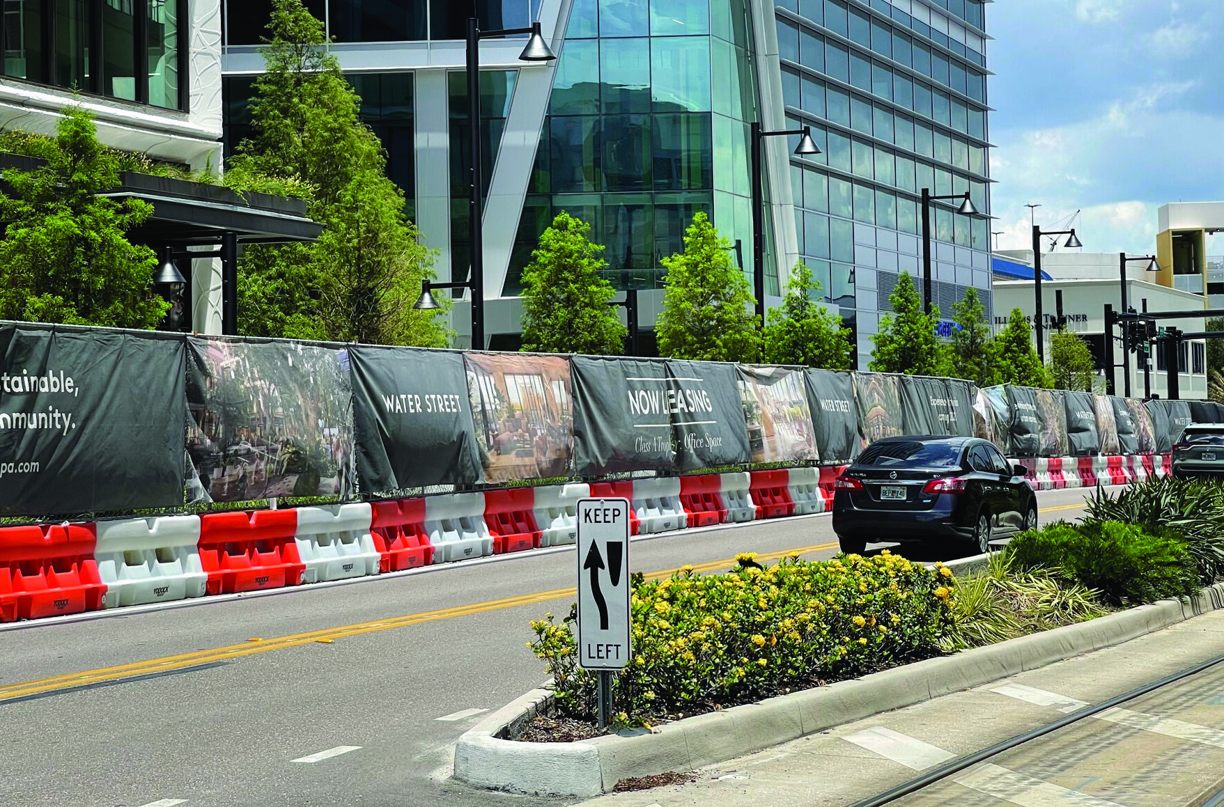 2001MB Water Filled Barricades with Privacy Screens Tampa - Valtir Rentals